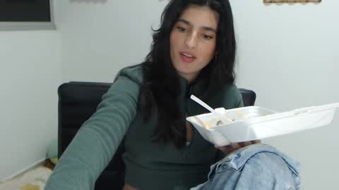 hollyshit_ online show from 03.01.25