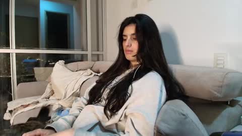 hollyshit_ online show from 11.23.25