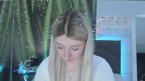 HollyTaillor online show from 05.12.26