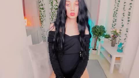 Holly online show from 11.19.25