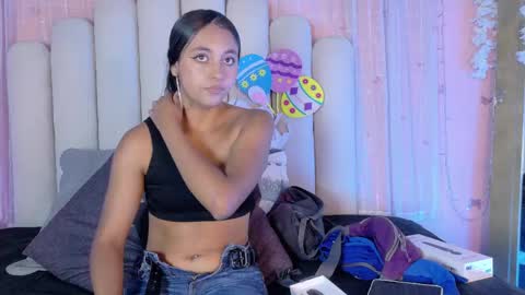Hollyy online show from 04.24.26