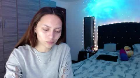 Juli online show from 09.11.25