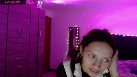 Juli online show from 09.18.25