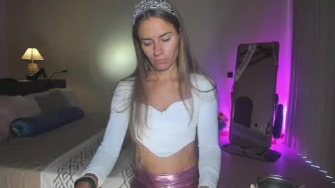 Kira Purrr online show from 05.02.26