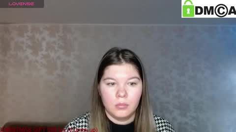 Welcome guys  Pleasure to see you all here  My name is MichaelaTip menu is active Private is open  online show from 12.26.24