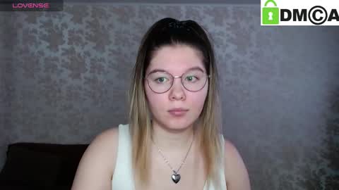 Welcome guys  Pleasure to see you all here  My name is MichaelaTip menu is active Private is open  online show from 01.06.25