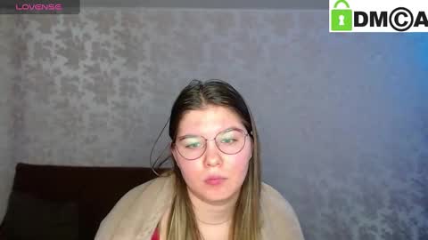 Welcome guys  Pleasure to see you all here  My name is MichaelaTip menu is active Private is open  online show from 01.28.25