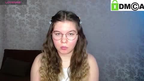 Welcome guys  Pleasure to see you all here  My name is MichaelaTip menu is active Private is open  online show from 01.29.25