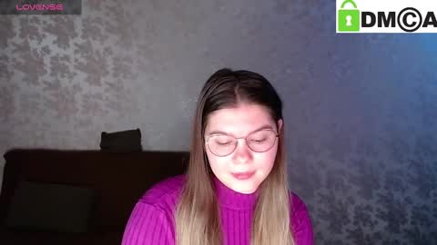 Welcome guys  Pleasure to see you all here  My name is MichaelaTip menu is active Private is open  online show from 03.04.25