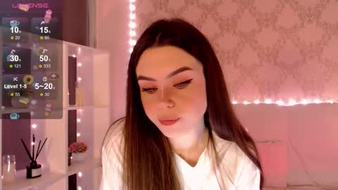 Mia online show from 09.21.25