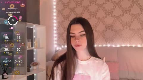 Mia online show from 12.21.25