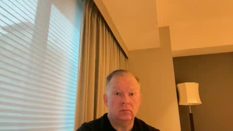 Snapshot of hommelpong chatting on 12.20.25 Daffy online show from 12.20.25