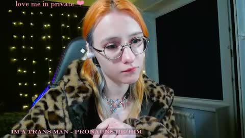 Snapshot of honelin chatting on 01.17.25 Honelints boyblonde hair AsterMIntfemboybrown hair online show from 01.17.25
