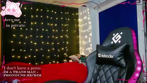 Snapshot of honelin chatting on 03.08.25 Honelints boyblonde hair AsterMIntfemboybrown hair online show from 03.08.25