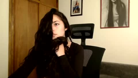 Honey Aynu online show from 06.12.26
