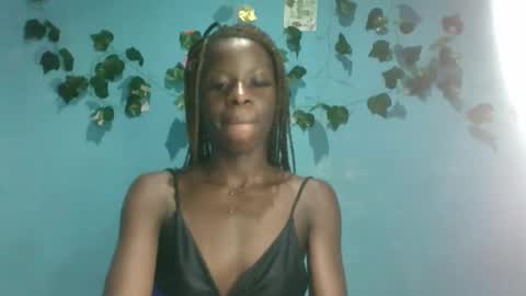 Snapshot of honey_bug2 chatting on 10.24.25 Queen online show from 10.24.25