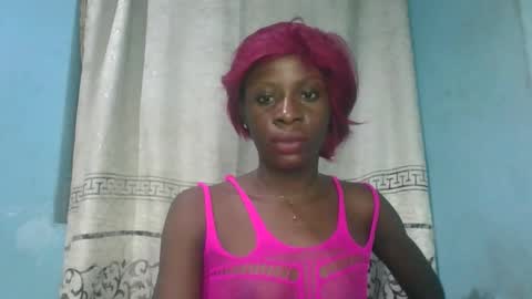 Snapshot of honey_bug2 chatting on 03.01.26 Queen online show from 03.01.26