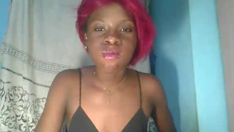 Snapshot of honey_bug2 chatting on 04.02.26 Queen online show from 04.02.26