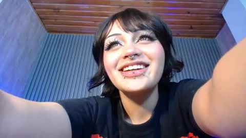 Snapshot of honey_dark chatting on 12.17.24 Honney online show from 12.17.24