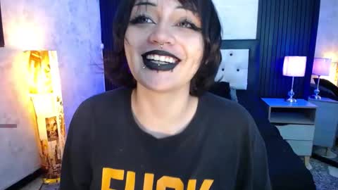 Snapshot of honey_dark chatting on 12.29.24 Honney online show from 12.29.24