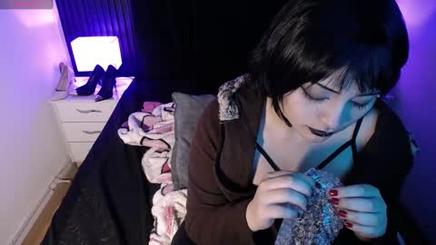 Snapshot of honey_dark chatting on 01.18.25 Honney online show from 01.18.25