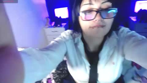 Snapshot of honey_dark chatting on 01.22.25 Honney online show from 01.22.25