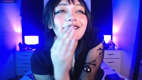 Snapshot of honey_dark chatting on 02.12.25 Honney online show from 02.12.25