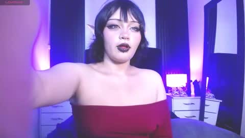 Snapshot of honey_dark chatting on 02.18.25 Honney online show from 02.18.25