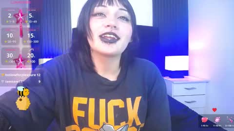 Snapshot of honey_dark chatting on 03.04.25 Honney online show from 03.04.25