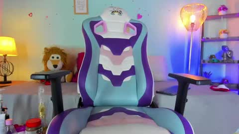 Snapshot of honey_fox01 chatting on 12.29.24 HONEY online show from 12.29.24