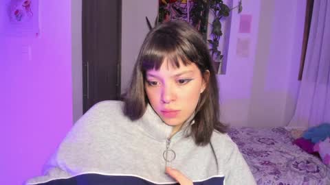 Snapshot of honey_hoe chatting on 12.17.24 Lau online show from 12.17.24