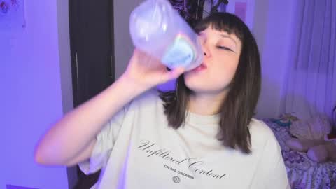 Snapshot of honey_hoe chatting on 12.22.24 Lau online show from 12.22.24