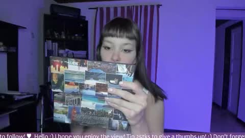 Snapshot of honey_hoe chatting on 11.18.25 Lau online show from 11.18.25