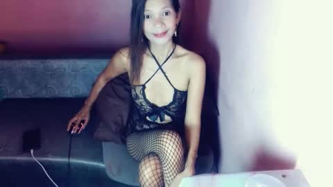 Snapshot of honey_mollyxx chatting on 10.18.25 honey_mollyxx online show from 10.18.25