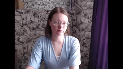 Snapshot of honey_mood chatting on 02.27.25 Lina online show from 02.27.25