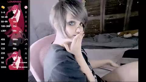 Snapshot of honeyapplealaska chatting on 11.07.25 Honey Apple Alaska online show from 11.07.25