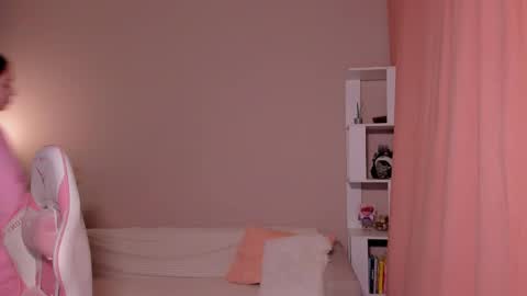 honeyautumn online show from 02.23.25