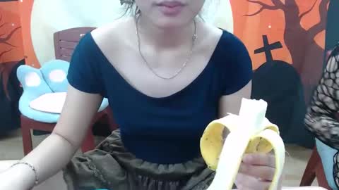 Snapshot of honeybaby2k chatting on 11.14.25 honeybaby2k online show from 11.14.25