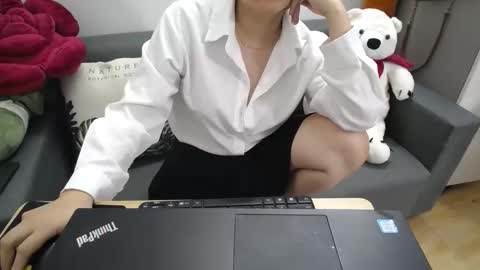 Snapshot of honeybaby2k chatting on 11.26.25 honeybaby2k online show from 11.26.25