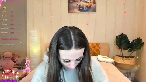 Snapshot of honeybuns_lizzy chatting on 02.16.26 Lizzy online show from 02.16.26