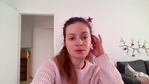 Snapshot of honeycarrol chatting on 12.17.24 HoneyCarrol online show from 12.17.24