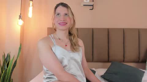 honeygray02 online show from 10.15.25