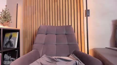 Sofia independent model online show from 12.18.24