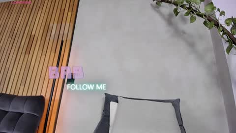 Sofia independent model online show from 12.27.24