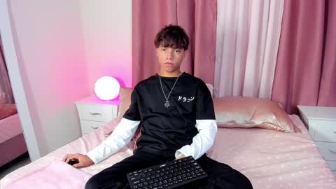 honeymoon_sariel online show from 11.14.25