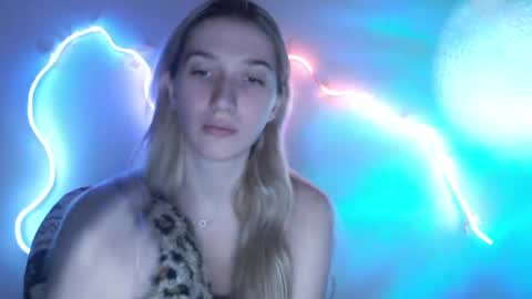 honeyveil online show from 06.05.26