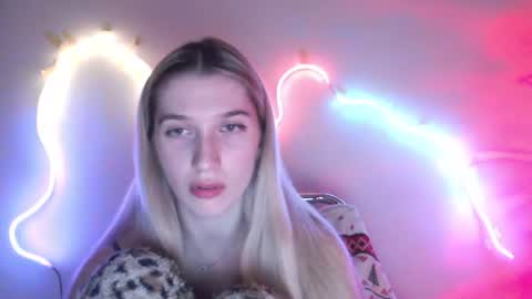 honeyveil online show from 06.12.26