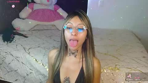 Hoollly Jones online show from 10.17.25