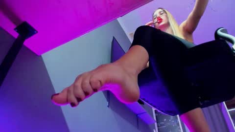 hooot_blonde777 online show from 10.03.25