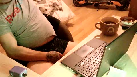 Snapshot of hoops891 chatting on 10.12.25 Hoops891 online show from 10.12.25